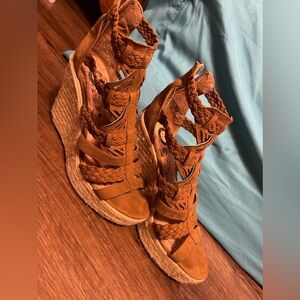 Guess strappy wedges